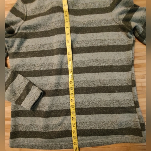 Avalanche Women's Outdoor Supply Pullover. XL - Picture 3 of 10